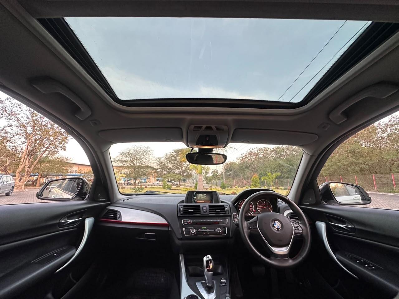 BMW 1 SERIES thumbnail 4